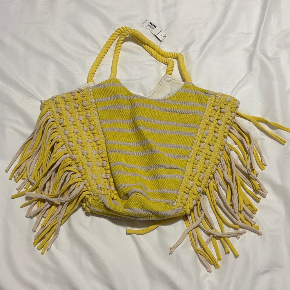 NWT Woven Yellow and White Striped Fringe Tote Beach Bag - Picture 3 of 10
